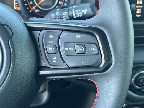 Used 2024 Jeep Wrangler Unlimited Rubicon image 32