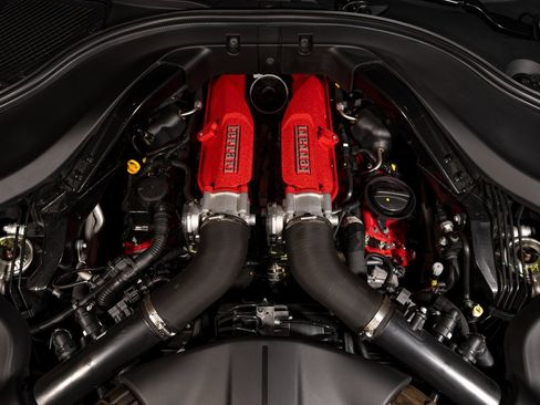 Certified 2022 Ferrari Roma Base image 26