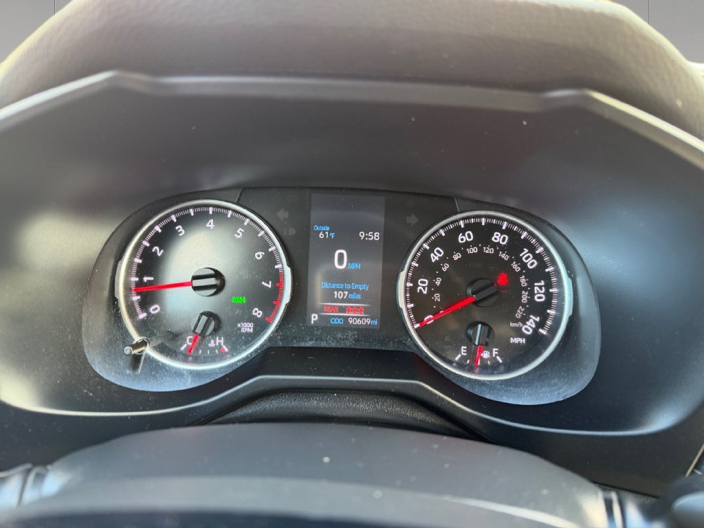 Used 2021 Toyota RAV4 XLE Premium AWD/4WD image 15