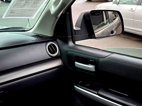 Used 2016 Toyota Tundra SR5 image 21