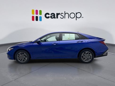 Used 2024 Hyundai Elantra SEL FWD image 2