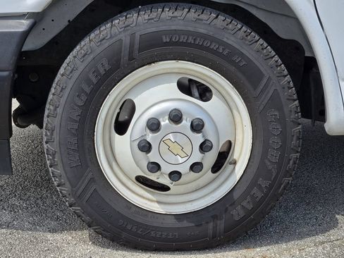 Used 2024 Chevrolet Express 3500 w/ Power Convenience Package RWD image 10