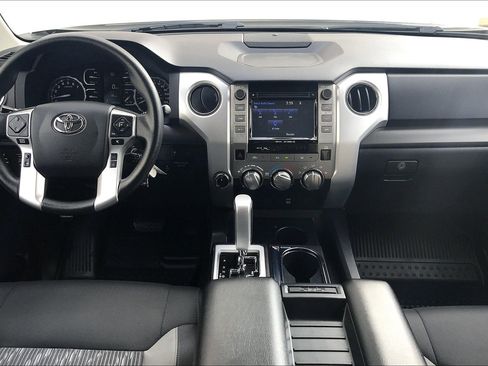 Used 2018 Toyota Tundra SR5 w/ SR5 Upgrade Package image 14