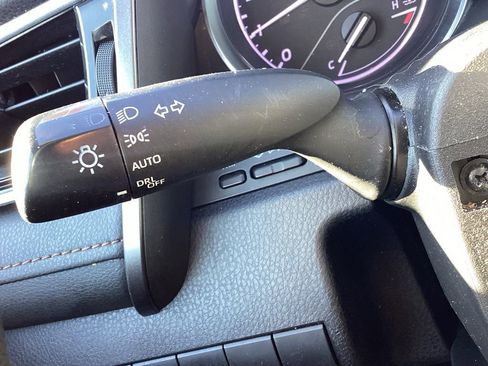 Used 2018 Toyota Camry LE w/ Convenience Package image 21