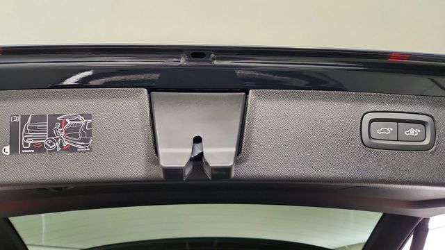 New 2026 Volvo XC90 T8 Plus w/ Protection Package AWD/4WD image 48