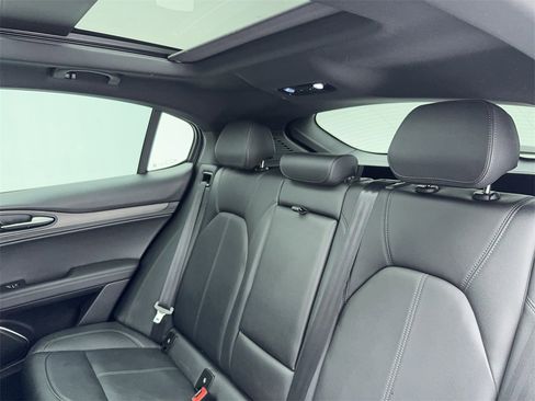 Used 2023 Alfa Romeo Stelvio Ti image 39