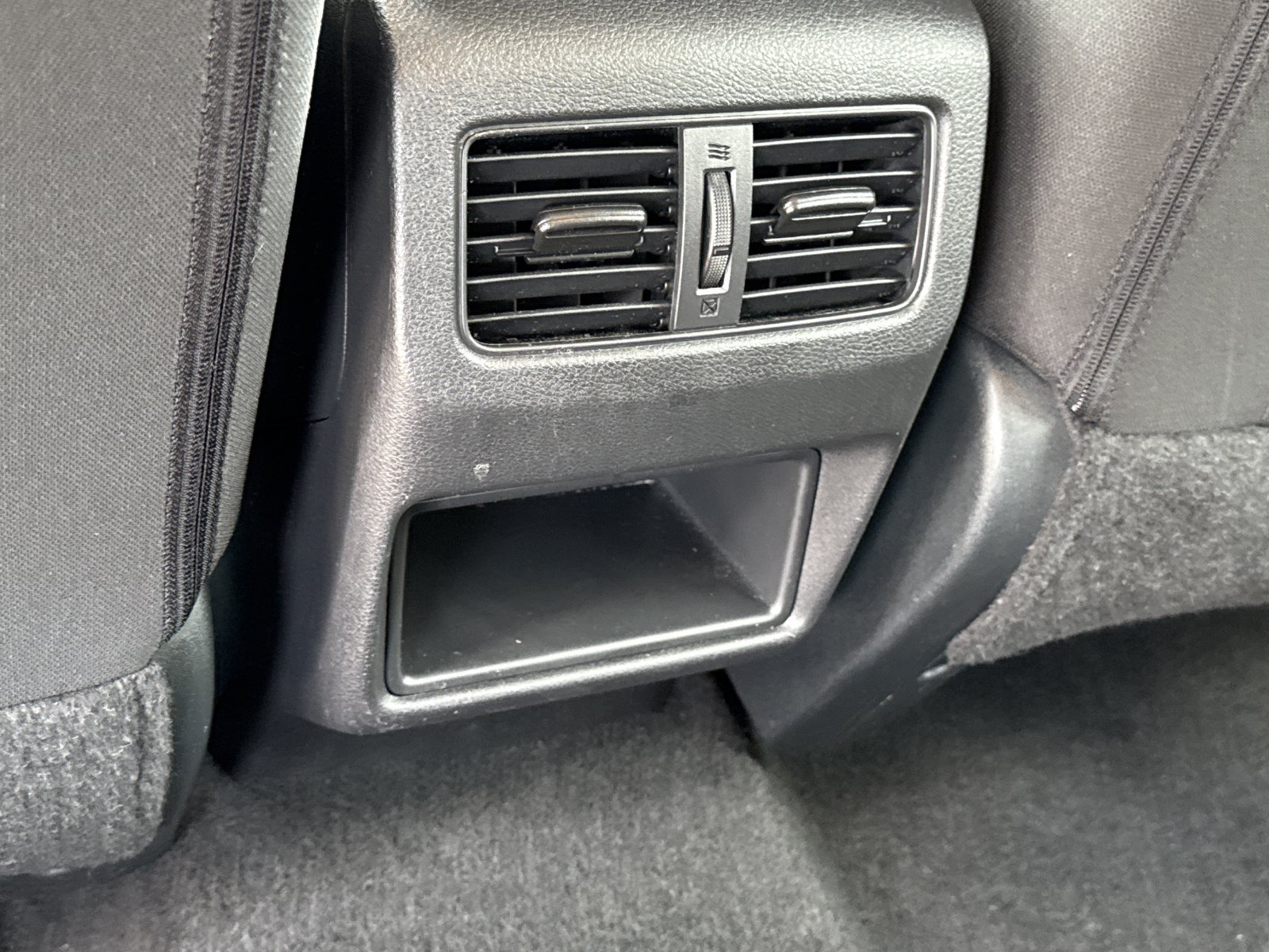 Used 2025 Nissan Rogue S FWD image 11