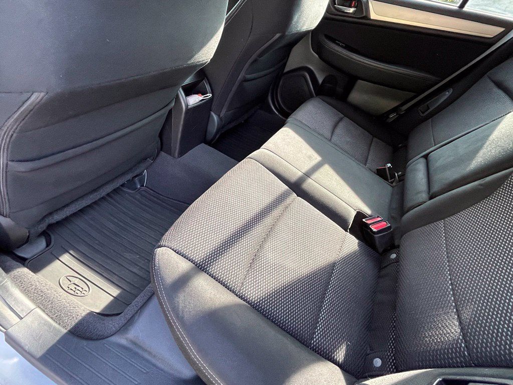 Used 2017 Subaru Outback 2.5i Premium AWD/4WD image 6