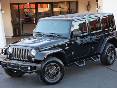 Used 2016 Jeep Wrangler Unlimited Sahara image 4