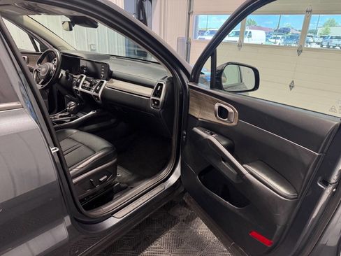 Used 2021 Kia Sorento EX AWD/4WD image 18