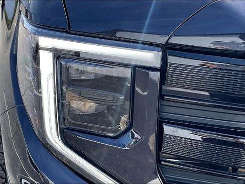 Used 2023 GMC Sierra 1500 Elevation image 32