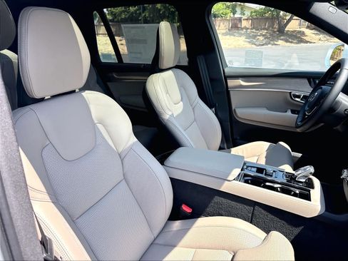 New 2026 Volvo XC90 T8 Ultra w/ Protection Package AWD/4WD image 32