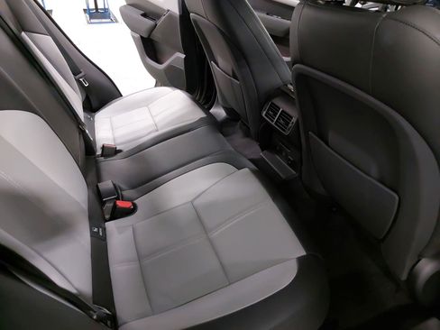 Used 2024 Land Rover Range Rover Velar Dynamic SE image 11