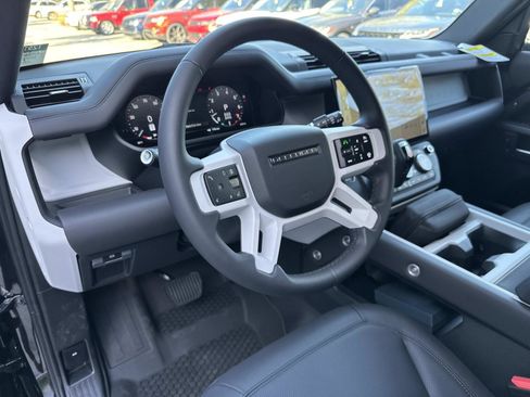 New 2026 Land Rover Defender 130 X-Dynamic SE image 22