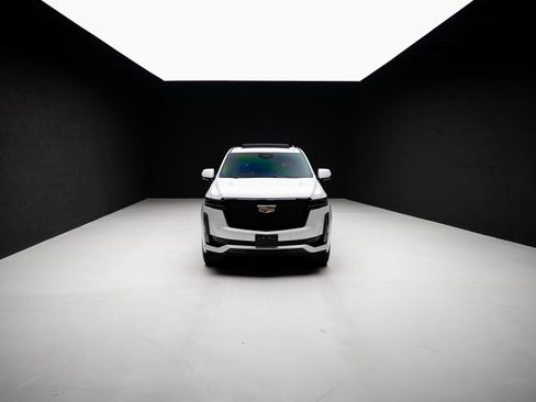 Used 2022 Cadillac Escalade Sport w/ Touring Package AWD/4WD image 85