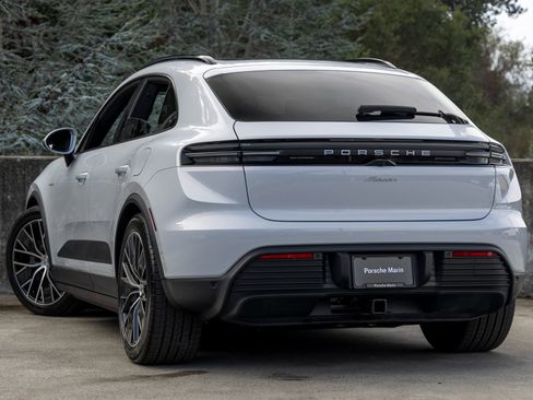 New 2025 Porsche Macan Electric image 3