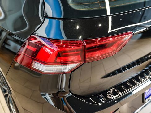 New 2026 Volkswagen Golf image 9