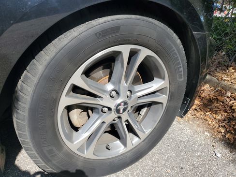 Used 2014 Ford Mustang Premium RWD image 3