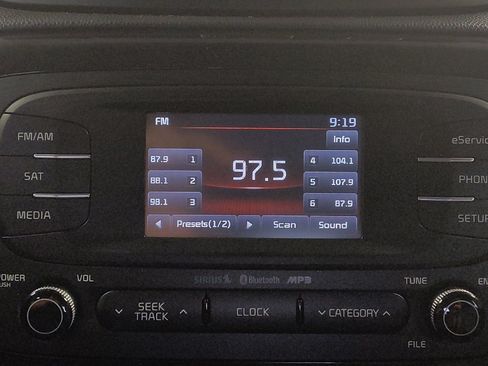 Used 2016 Kia Soul ! FWD image 25