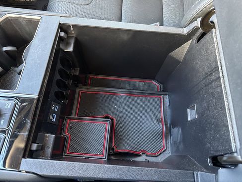 Used 2024 Toyota Tundra Limited image 22