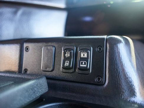 Used 2006 HUMMER H1 4-Door Wagon AWD/4WD image 68