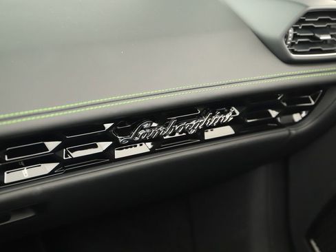 Used 2022 Lamborghini Huracan EVO RWD image 29