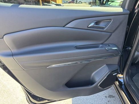 New 2026 Chevrolet Traverse LT w/ Enhanced Driving Package image 18