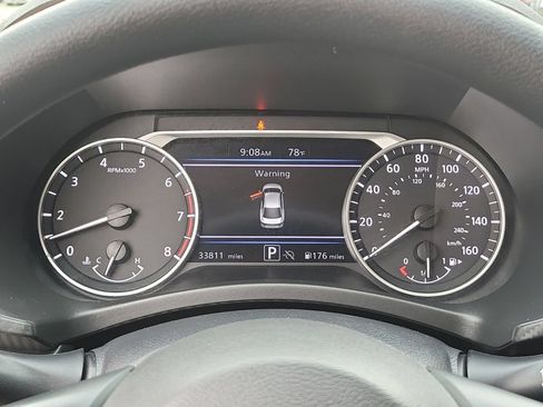 Used 2024 Nissan Sentra SV FWD image 11