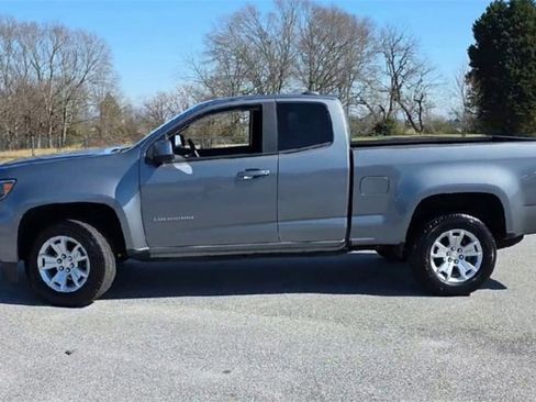 Used 2021 Chevrolet Colorado LT w/ LT Convenience Package image 5