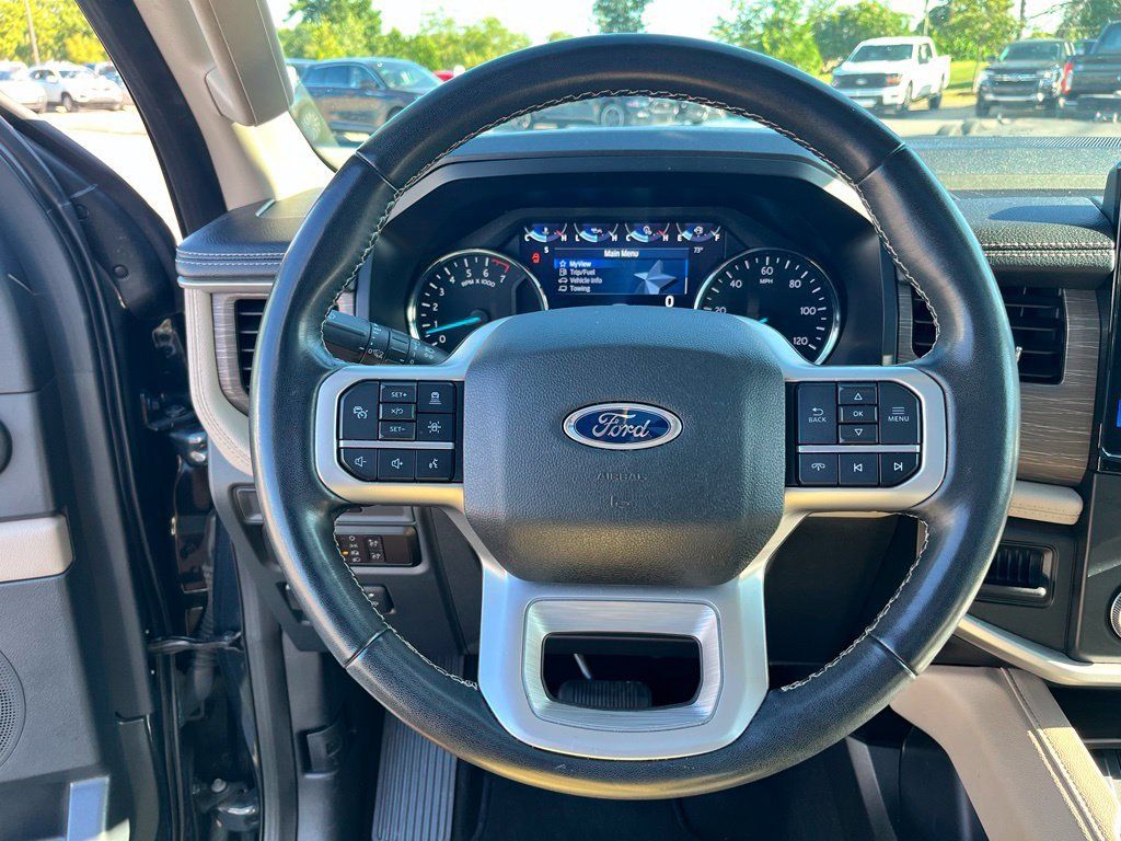 Used 2024 Ford Expedition Limited RWD image 18