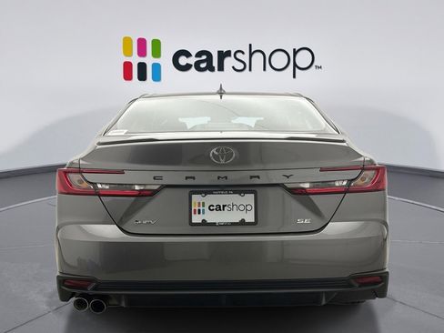 Used 2025 Toyota Camry SE w/ Convenience Package FWD image 4