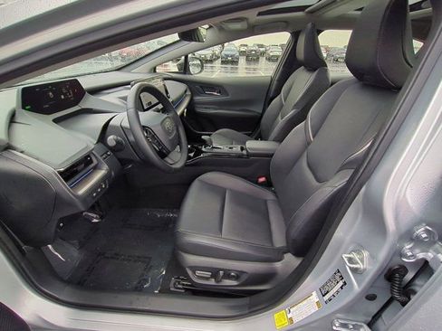 Used 2024 Toyota Prius XLE image 8