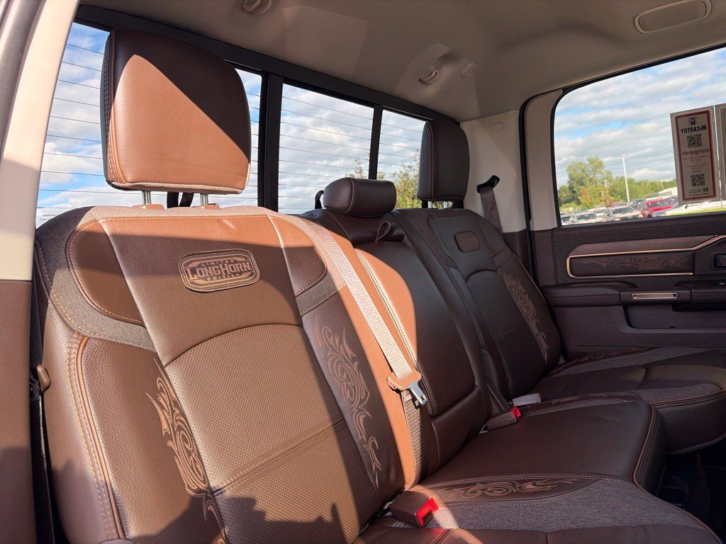 Used 2025 RAM 2500 Limited AWD/4WD image 40