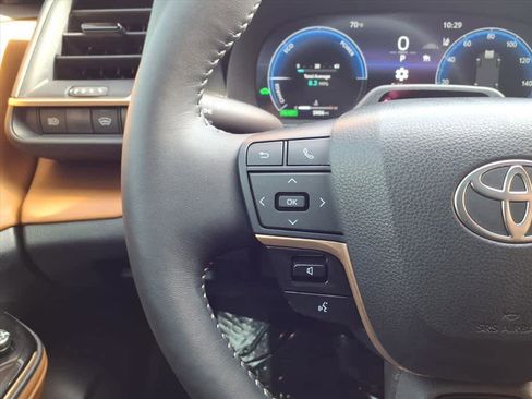 Used 2026 Toyota Crown Limited image 9