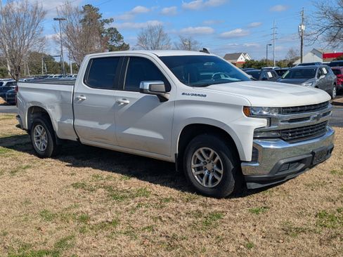 Used 2019 Chevrolet Silverado 1500 LT w/ All-Star Edition image 2