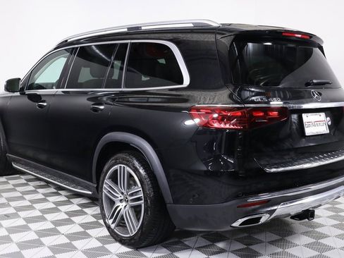 Used 2025 Mercedes-Benz GLS 450 4MATIC image 4