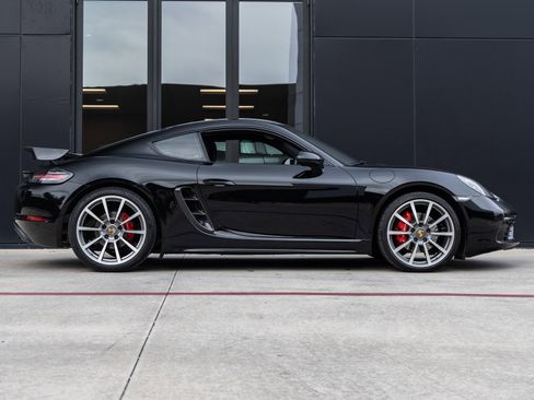 Used 2018 Porsche 718 Cayman S w/ Sport Chrono Package image 12