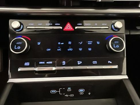 Certified 2024 Hyundai Santa Fe SEL FWD image 22
