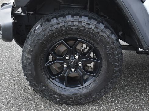 Used 2024 Jeep Wrangler Willys image 9