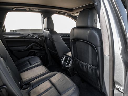 Used 2014 Porsche Cayenne image 34