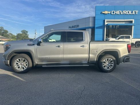 Used 2023 GMC Sierra 1500 Denali w/ Technology Package AWD/4WD image 15