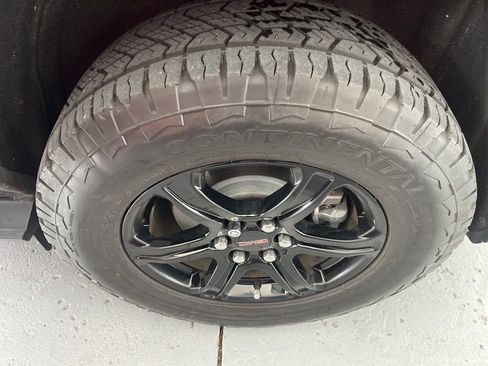Used 2023 GMC Acadia AT4 w/ Technology Package AWD/4WD image 9