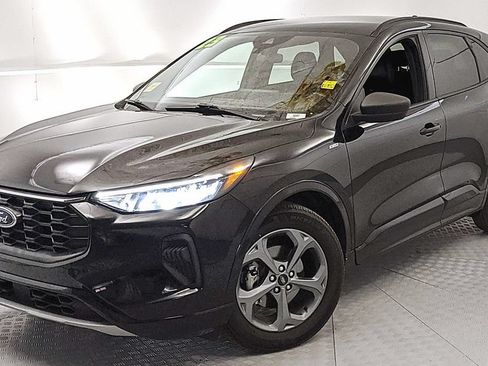 Used 2023 Ford Escape ST-Line w/ Tech Pack #1 FWD image 6