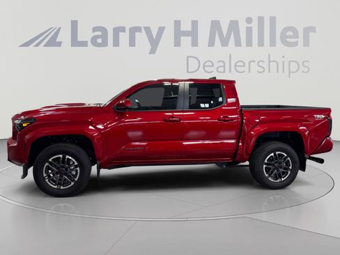 Certified 2026 Toyota Tacoma TRD Sport RWD image 2