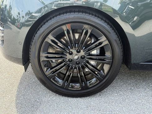 Used 2023 Land Rover Range Rover SE AWD/4WD image 4