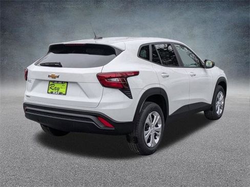 New 2026 Chevrolet Trax LS image 4