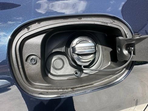 Used 2025 Porsche Cayenne S image 37