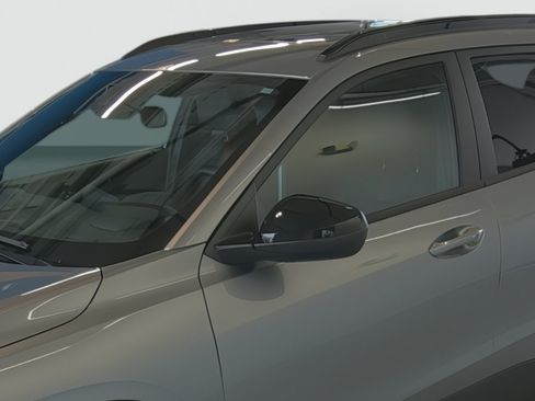 Used 2026 Chevrolet Trax RS w/ Sunroof Package FWD image 8
