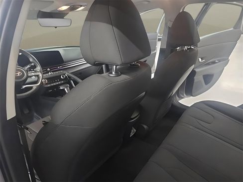 Certified 2025 Hyundai Elantra SEL image 14