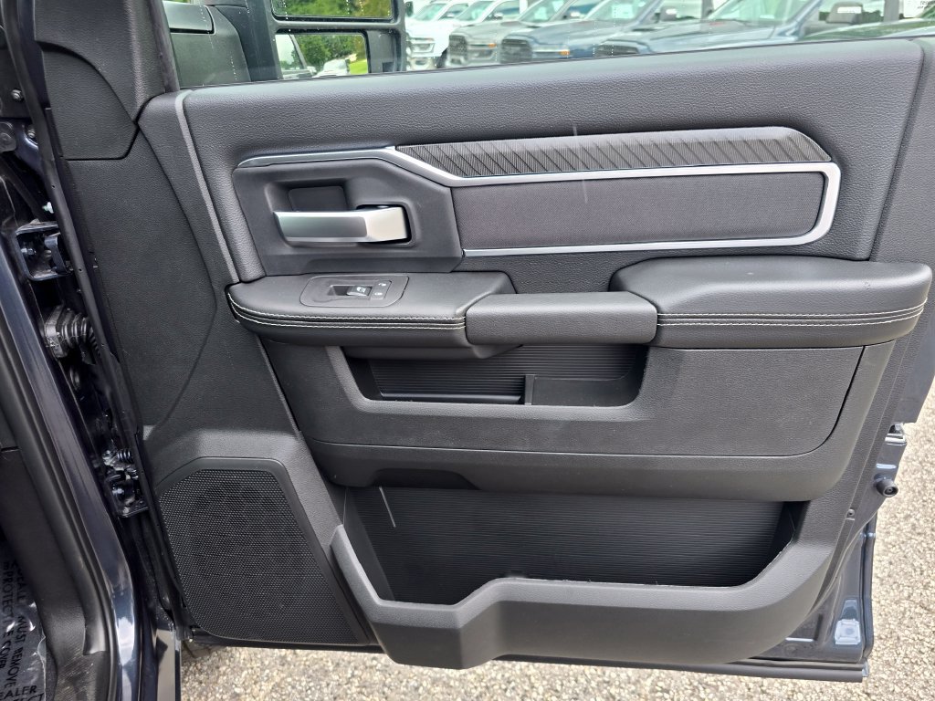 New 2026 RAM 3500 Big Horn AWD/4WD image 36